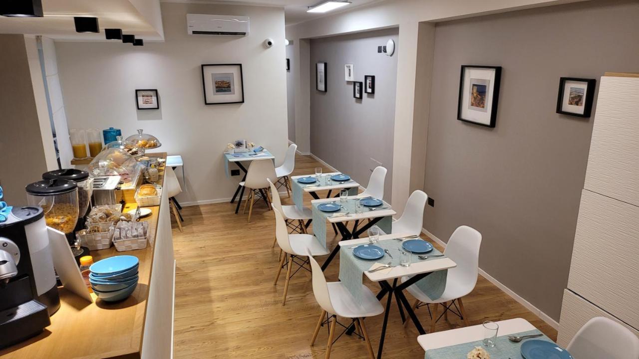 Eva Luxury Rooms Cagliari Buitenkant foto