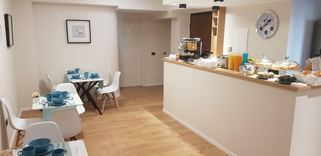 Eva Luxury Rooms Cagliari Buitenkant foto