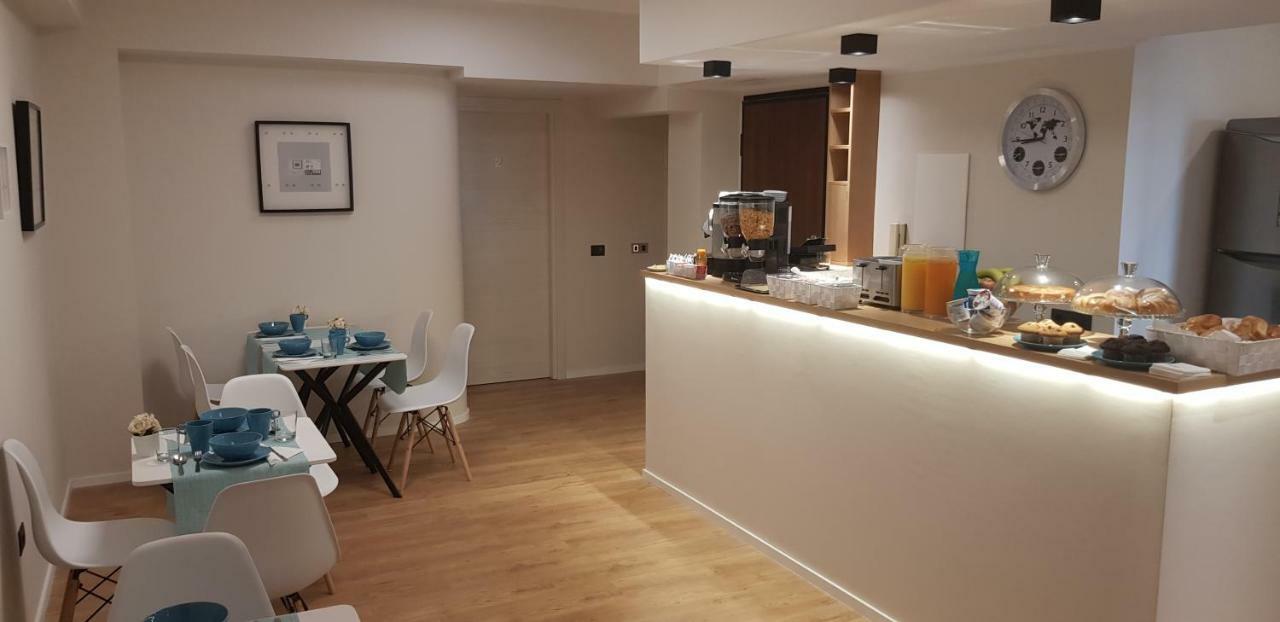 Eva Luxury Rooms Cagliari Buitenkant foto